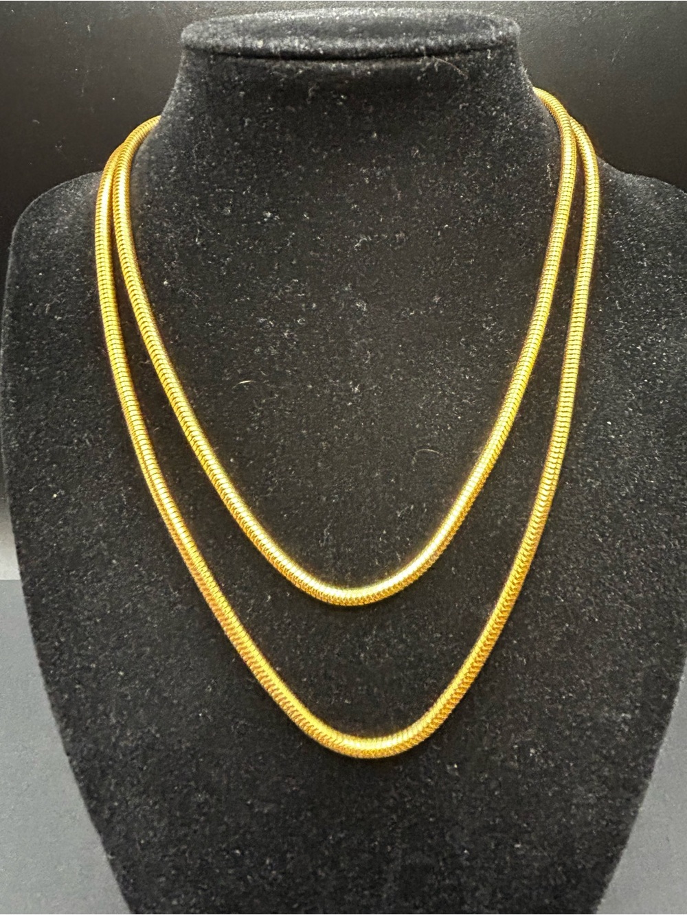 VTG Anne Klein Gold Tone Women's Snake Chain Necklace with Logo Charm Clasp 32” - Picture 3 of 6